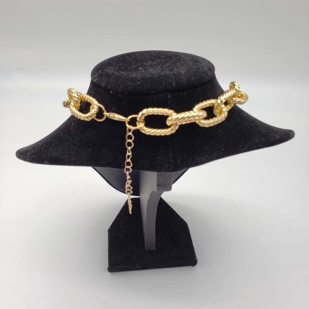 Authentic Louis Vuitton Gold Lock & Key 🔐 Unbranded Gold Plated Necklace - Picture 5 of 12